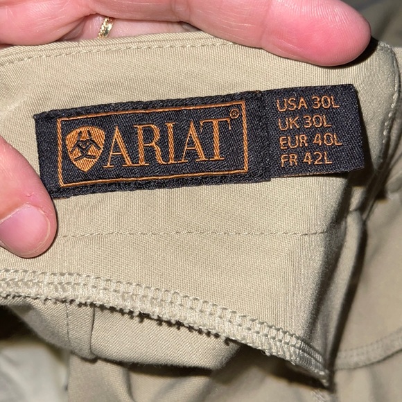 NWOT Ariat Riding pants. Size 30L - Picture 3 of 5